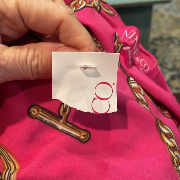 Nine and Co Faux Wrap Dress Hot Pink Gold Chain Print V-neck Cocktail Size S NWT - Picture 9 of 10